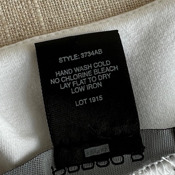 Arden B White V-Neck Sleeveless Faux Wrap Top Size Large NWOT - Picture 9 of 9